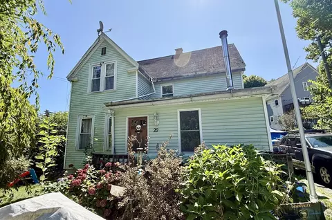20 Bridge St, Woronoco, MA 01097