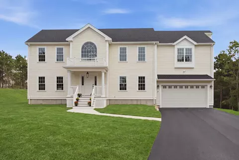 10 Citation Dr, Plymouth, MA 02360