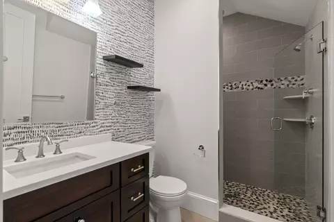 Bath - 482 E Fourth St #4, Boston, MA 02127 photo 2 of 3