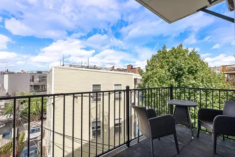 Exterior - 482 E Fourth St #4, Boston, MA 02127 photo 2 of 6