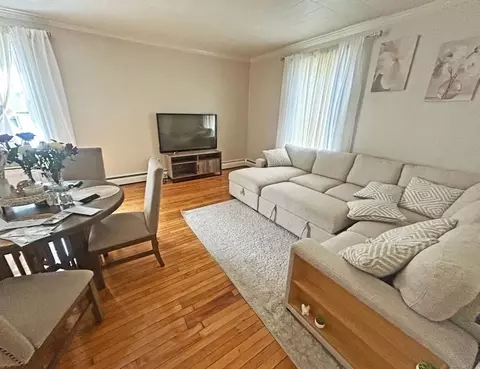 Living - 75 Chatham St, Worcester, MA 01609 photo 1 of 3