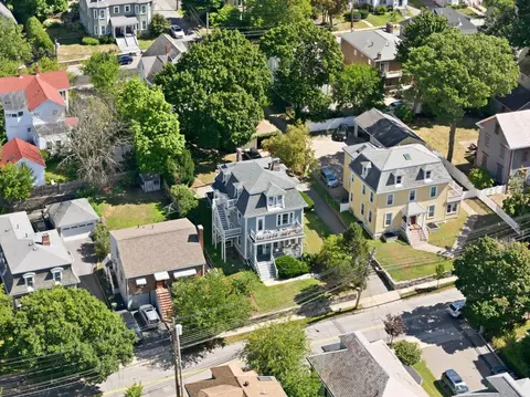 139 Summer St #1, Watertown, MA 02472
