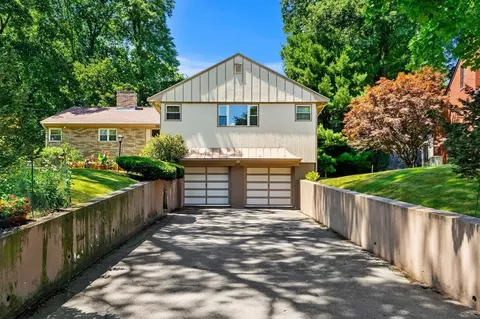 Exterior - 205 Gardner Rd, Brookline, MA 02445 photo 4 of 15