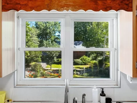 Kitchen - 205 Gardner Rd, Brookline, MA 02445 photo 3 of 5