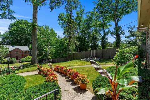 Exterior - 205 Gardner Rd, Brookline, MA 02445 photo 3 of 15