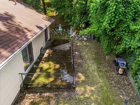 Exterior - 205 Gardner Rd, Brookline, MA 02445 photo 6 of 15