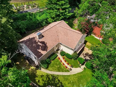 View/Area - 205 Gardner Rd, Brookline, MA 02445 photo 2 of 5