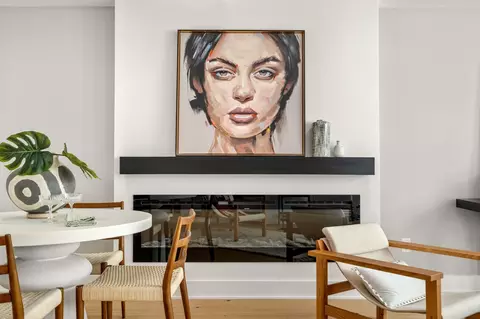 230 Friend St #4, Boston, MA 02114