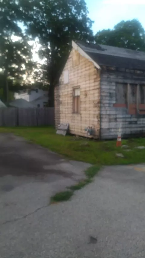 Exterior - 4 Park St, Georgetown, MA 01833 photo 5 of 5