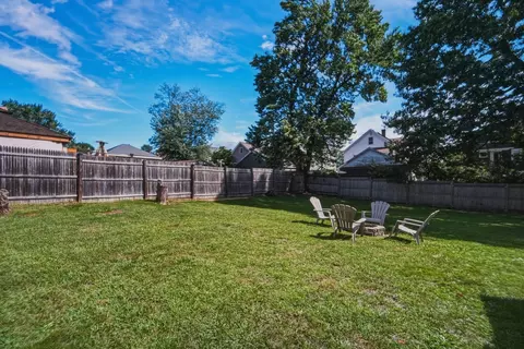 Exterior - 53 Silver St, Springfield, MA 01107 photo 3 of 5