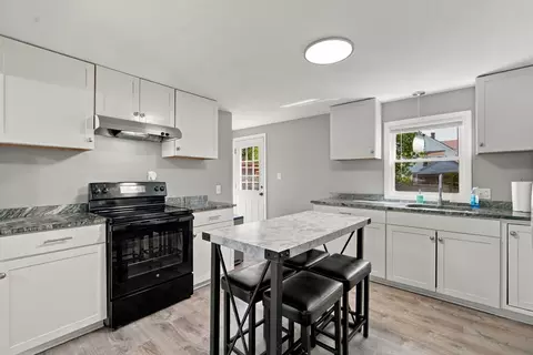 Kitchen - 53 Silver St, Springfield, MA 01107 photo 6 of 8
