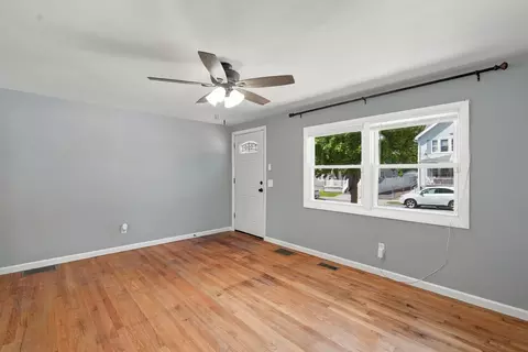 Living - 53 Silver St, Springfield, MA 01107 photo 3 of 4