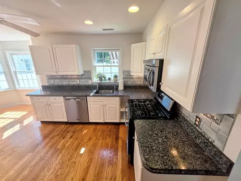 Kitchen - 4 Pintail Rd #4, Walpole, MA 02081 photo 5 of 6