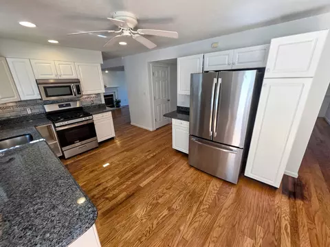 Kitchen - 4 Pintail Rd #4, Walpole, MA 02081 photo 4 of 6