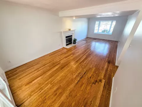 Living - 4 Pintail Rd #4, Walpole, MA 02081 photo 6 of 10