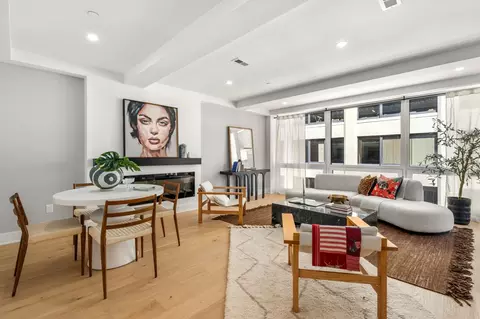 230 Friend St #7, Boston, MA 02114