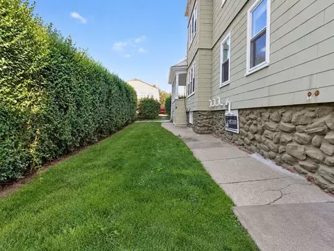 Exterior - 320 Hamilton St, Worcester, MA 01604 photo 2 of 2