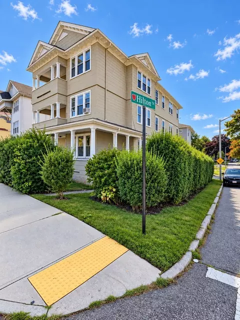 320 Hamilton St, Worcester, MA 01604