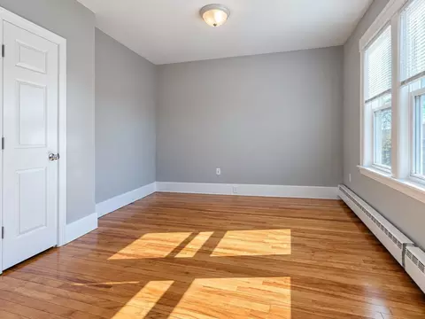 Bedroom - 320 Hamilton St, Worcester, MA 01604 photo 4 of 4