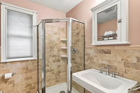 Bath - 61 Lowell St, Reading, MA 01867 photo 1 of 3