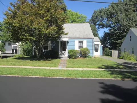 Exterior - 76 Surrey Rd, Springfield, MA 01118 photo 5 of 11