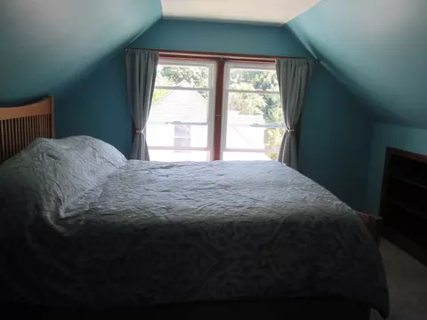 Bedroom - 76 Surrey Rd, Springfield, MA 01118 photo 3 of 4