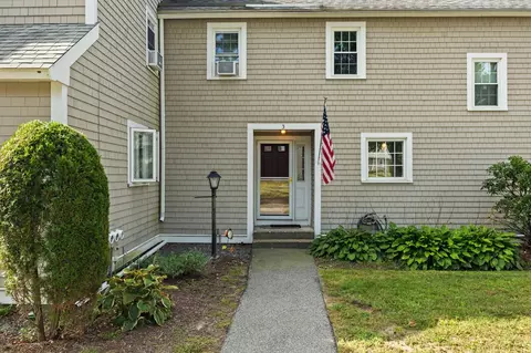 40 Megansett Dr #10C, Plymouth, MA 02360