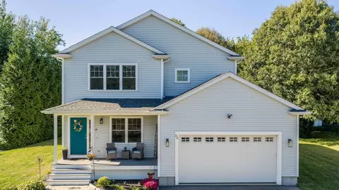 32 Welcome St, Fairhaven, MA 02719