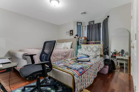 Bedroom - 30 Everett Ave, Somerville, MA 02145 photo 7 of 9
