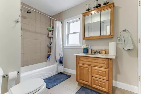 Bath - 30 Everett Ave, Somerville, MA 02145 photo 5 of 7