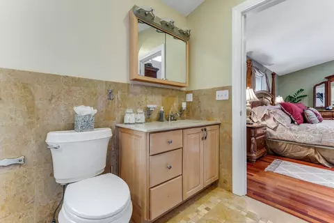 Bath - 30 Everett Ave, Somerville, MA 02145 photo 3 of 7