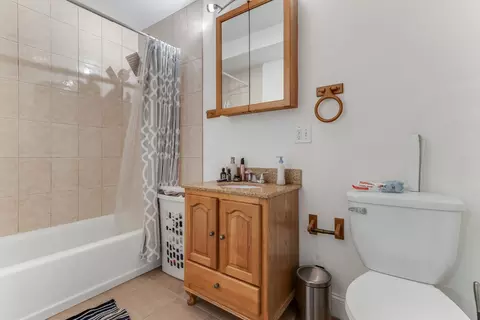Bath - 30 Everett Ave, Somerville, MA 02145 photo 6 of 7