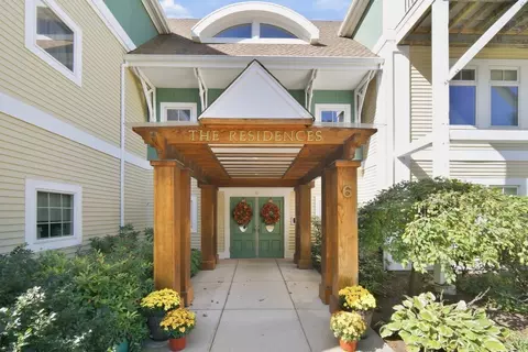 6 Green Way #101, Wayland, MA 01778