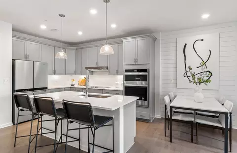 7 Green St #1210, Shrewsbury, MA 01545