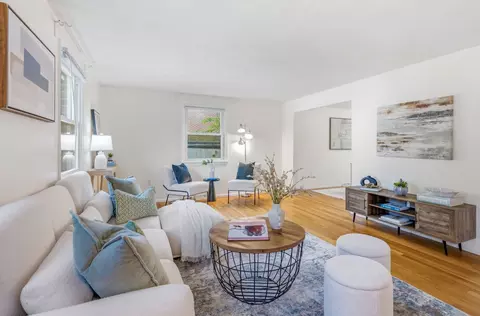 118-120 Edinboro St #118, Newton, MA 02460