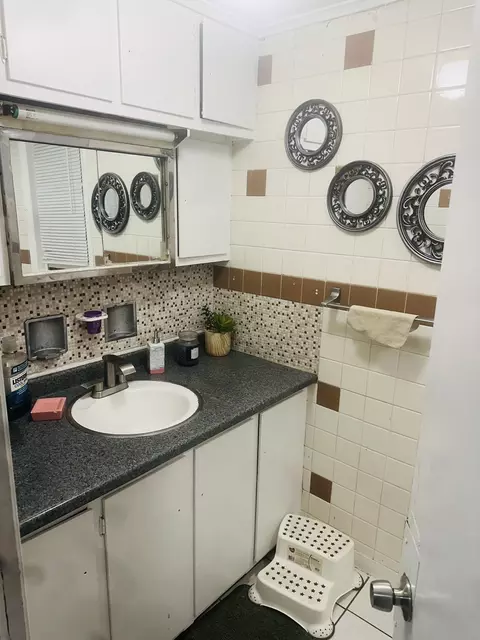 Bath - 60 Montmorenci St, Springfield, MA 01107 photo 3 of 4