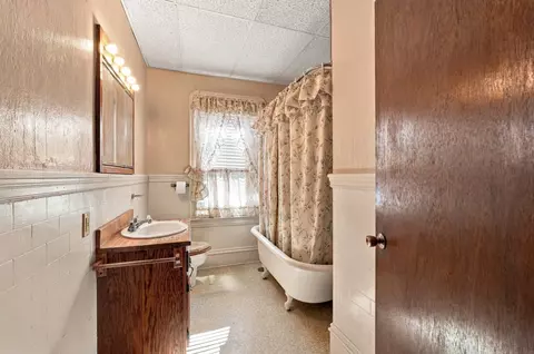 Bath - 144 Swindells St, Fall River, MA 02723 photo 2 of 2