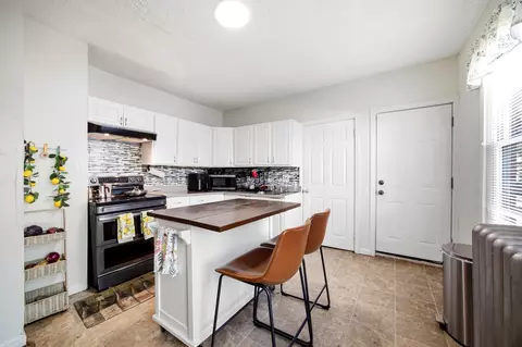 Kitchen - 28 Lyndale St, Springfield, MA 01108 photo 2 of 4