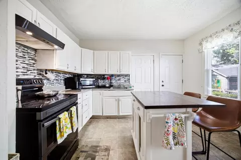 Kitchen - 28 Lyndale St, Springfield, MA 01108 photo 1 of 4
