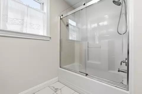 Bath - 46 Leverett St #1, Gloucester, MA 01930 photo 2 of 4