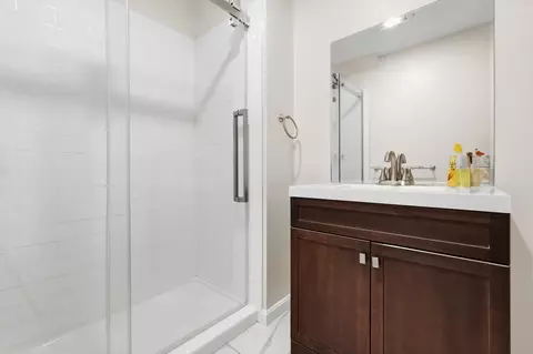 Bath - 46 Leverett St #1, Gloucester, MA 01930 photo 4 of 4