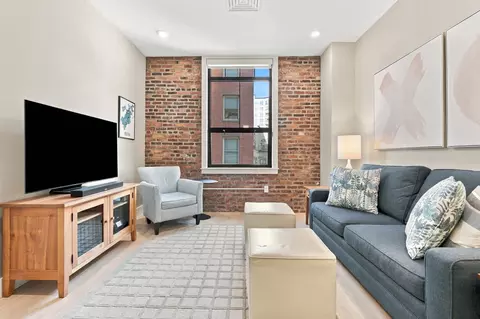 121 Portland St #302, Boston, MA 02114
