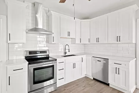 51 Hampshire St, Lowell, MA 01850