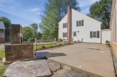 Exterior - 67 Stone School Rd, Sutton, MA 01590 photo 5 of 12