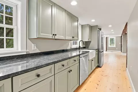 Entry Way - 67 Stone School Rd, Sutton, MA 01590 photo 1 of 2