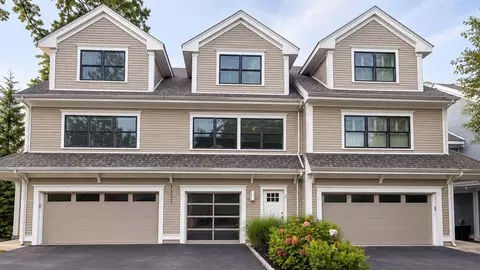 1525 Beacon St #3, Waban, MA 02468