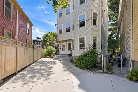 Exterior - 72 Eustis St, Cambridge, MA 02140 photo 1 of 5