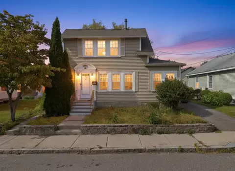 125 Upham St, Lowell, MA 01851