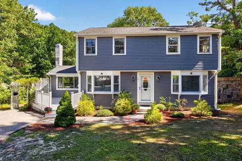 1 Seneca Ln, Plymouth, MA 02360