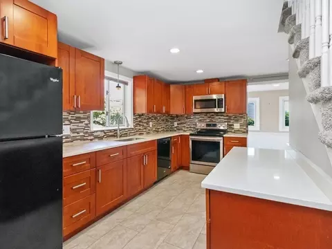Kitchen - 81 Wetherbee Rd, Waltham, MA 02453 photo 2 of 5